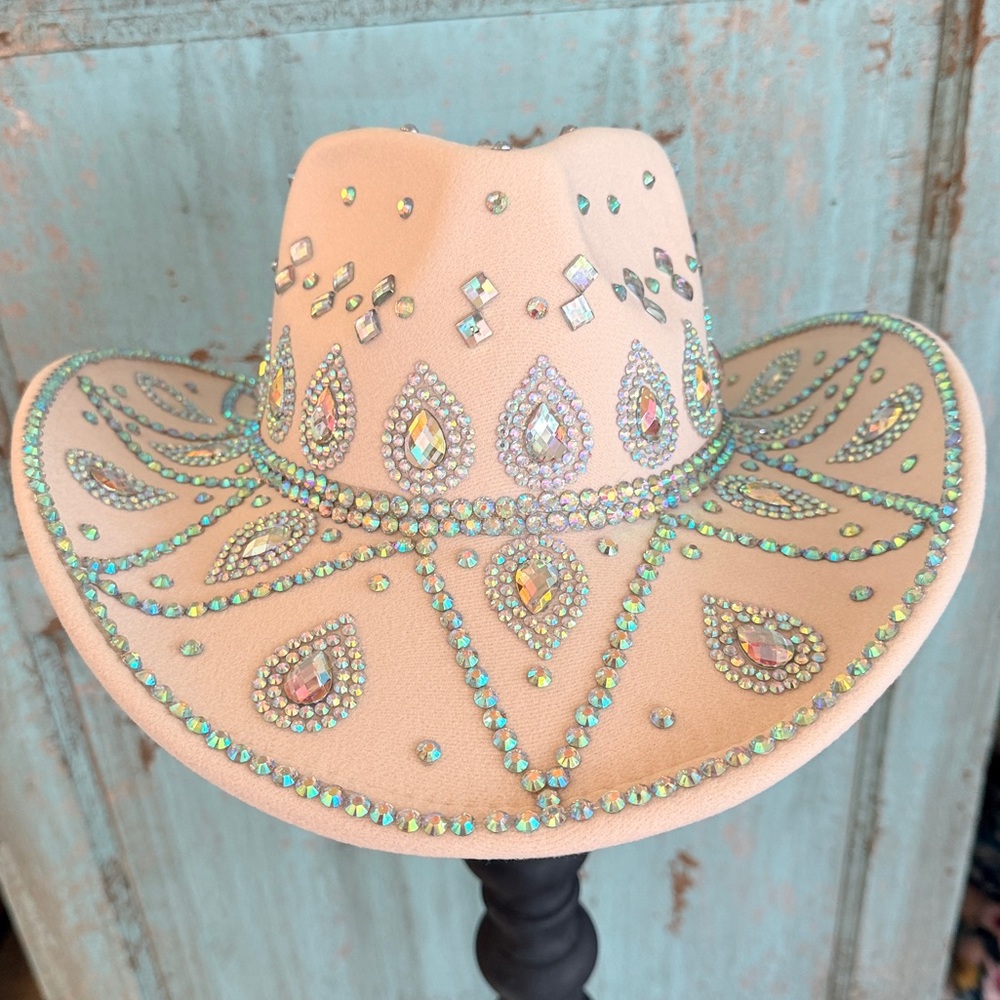 🤠 Cream Rhinestone Western Cowboy Hat – Festival, Concert & Rodeo Glam ✨